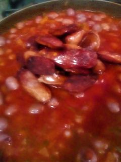 Una foto de Frijoles Borrachos a la "Colombiana"