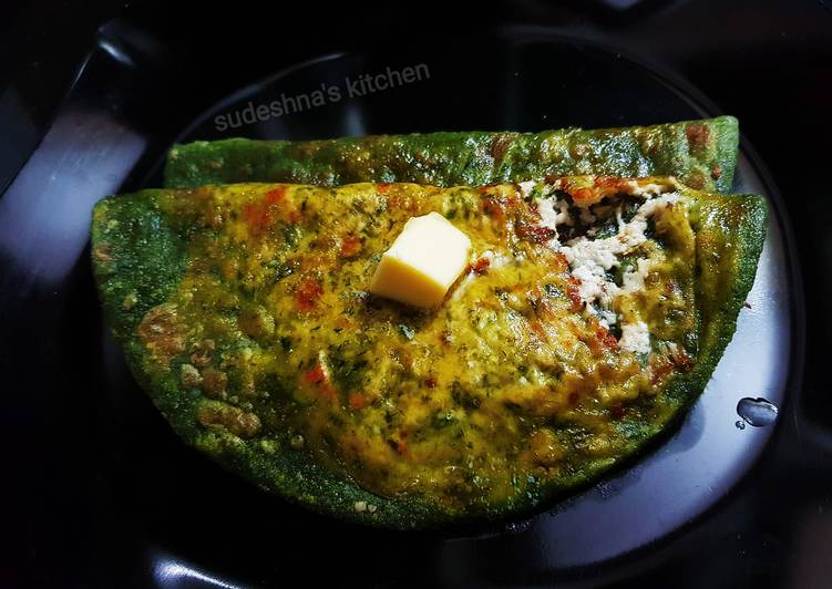 Recipe of Yummy Palak paneer Parathas