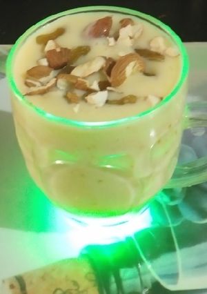 A picture of Mango shake.