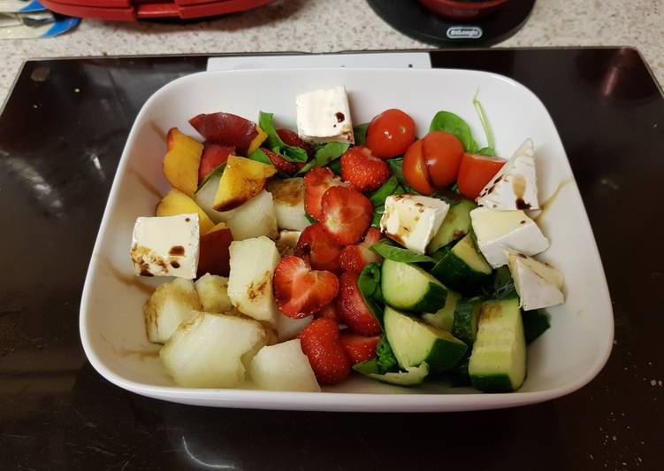 My Melon & Strawberry Salad with Raspberry Balsamic vinegar. 😙