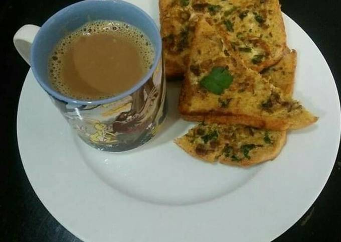 Recipe of Speedy Qeema Omelette Toast😋🍞☕