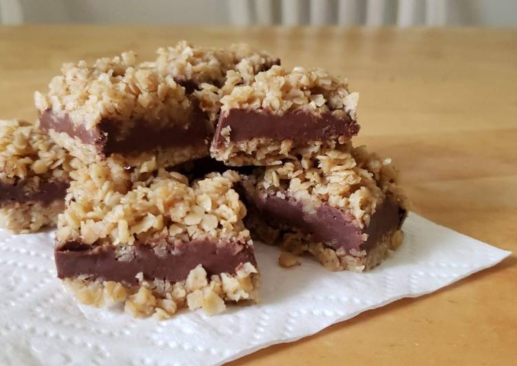 Recipe: Tasty No-Bake Chocolate Oat Bars (Gluten-Free, Dairy Free, and
Sugar Free options)