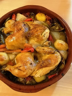 Una foto de Pollo a la cazuela