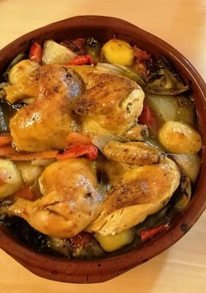 Una foto de Pollo a la cazuela