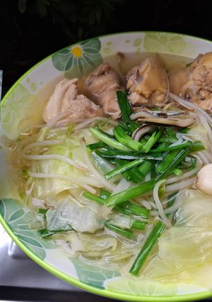 美味又有飽足感的-雞肉高麗菜米粉湯 的食譜成品照片
