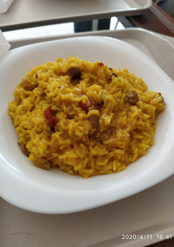 Una foto de Arroz con setas y chorizo