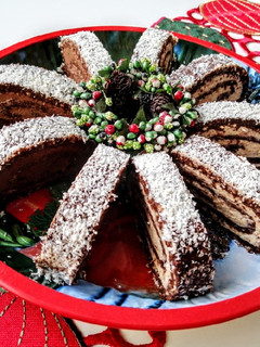 Gesztenyés és mogyorókrémes keksztekercs recept fotója