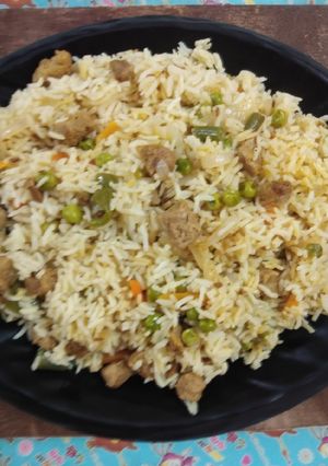 मटर सोयाबीन वड़ी पुलाव(Matar soyabeen vadi pulao recipe in Hindi) रेसिपी मुख्य फोटो