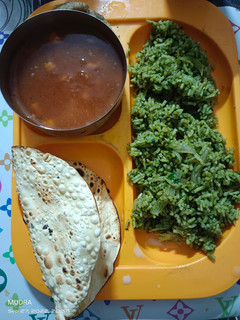 પાલક પુલાવ (Palak Pulao Recipe In Gujarati) રેસીપી મુખ્ય ફોટો
