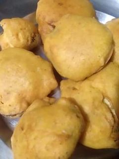 बैंगन के पकोड़े (Baingan ke pakode recipe in hindi) रेसिपी मुख्य फोटो