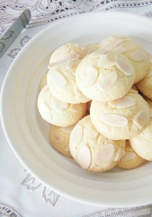Hình của món Almond Cookies (bánh quy hạnh nhân).