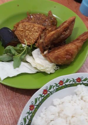 Foto resep Ayam goreng lalapan
