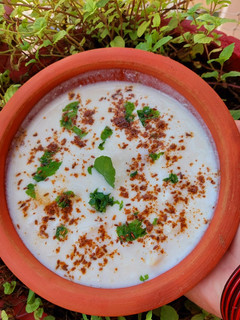 आलू का रायता (फलाहारी) (Aloo ka raita recipe in hindi) रेसिपी मुख्य फोटो