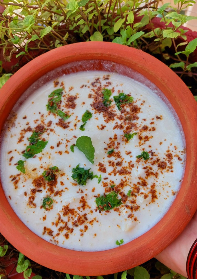 आलू का रायता (फलाहारी) (Aloo ka raita recipe in hindi) रेसिपी मुख्य फोटो