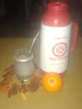 Mate con cáscaras de mandarina desecadas