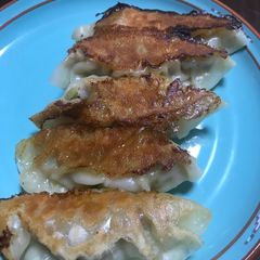 A picture of Gyoza.
