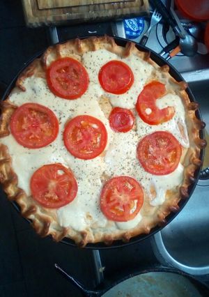 Una foto de Tarta de pollo y atún