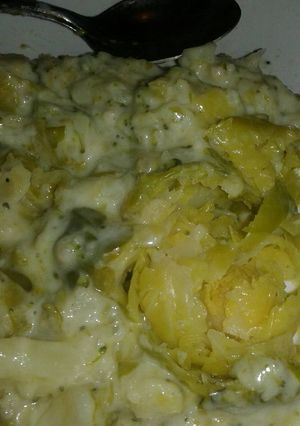 Una foto de Verduras con salsa blanca