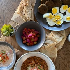 A picture of Egyptian Breakfast.