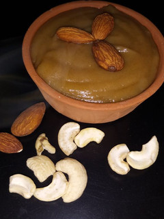 आटे का शीरा (Aate ka sheera recipe in Hindi) रेसिपी मुख्य फोटो