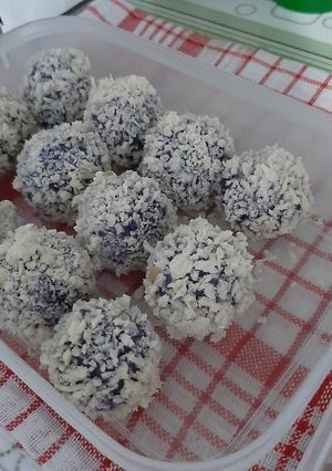 Foto resep Bola bola ubi ungu isi coklat lumeeer simpel