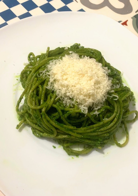 Una foto de Pasta pesto