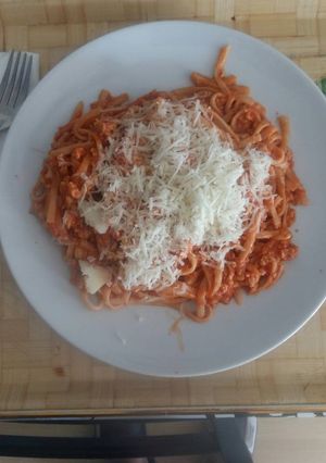Foto principal de Espaguetis con tomate frito y queso