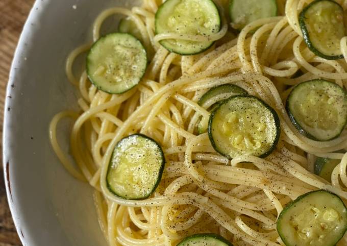 Pasta aglio olio pepproncino, & zucchini - garlic, chilli and courgette