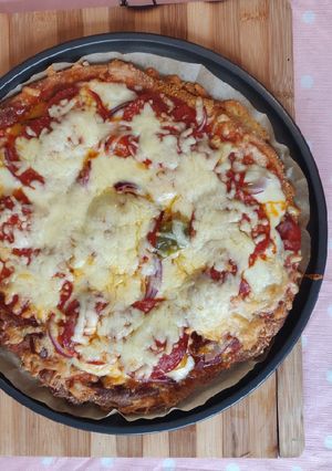 A picture of Keto fiber flour crust Pizza.