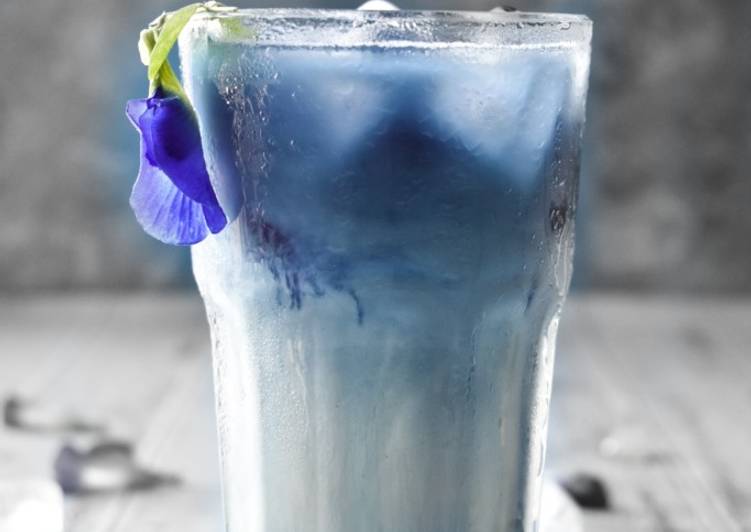 Blue butterfly Flower Tea Latte
