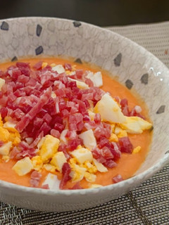 Una foto de Salmorejo de Mango a la Mambo de Cecotec