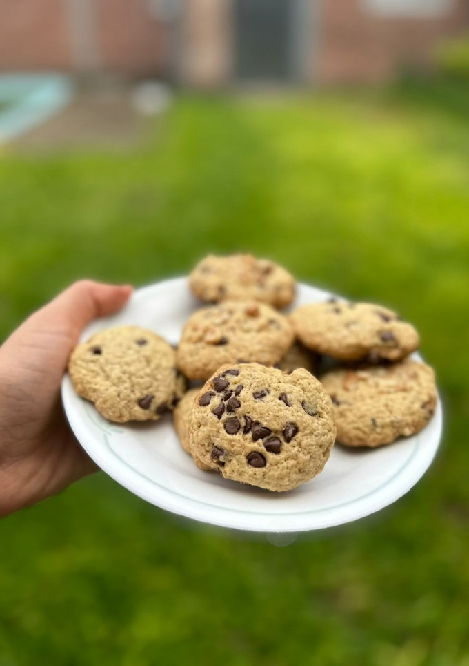 Una foto de Galletas veganas con chips de chocolates
