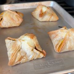 A picture of Egg Puffs.