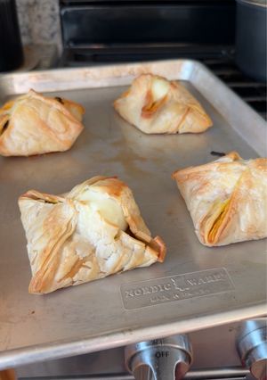 A picture of Egg Puffs.