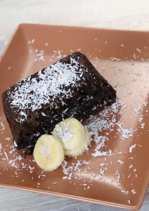 Una foto de Brownie fit chocolate - plátano - coco {FitKen}