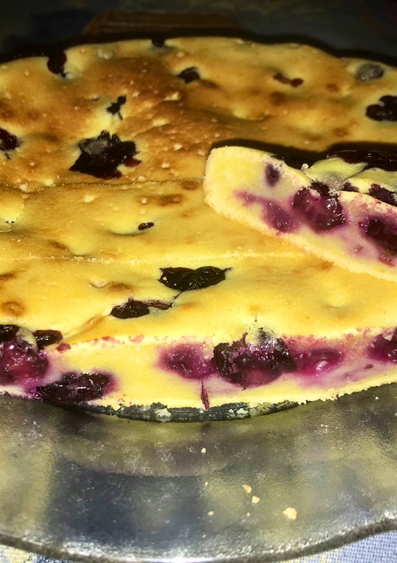 Una foto de Brownie de Limón y Arándanos