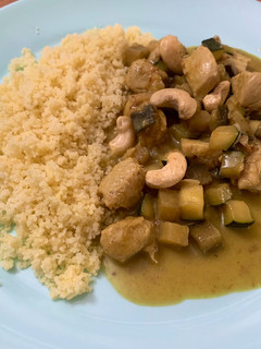 Una foto de Curry verde de pavo con anacardos