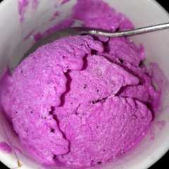 รูปของ Ice cream buah naga