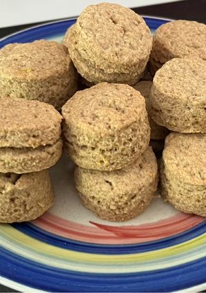 Una foto de Mini scons veganos de limón 🌱