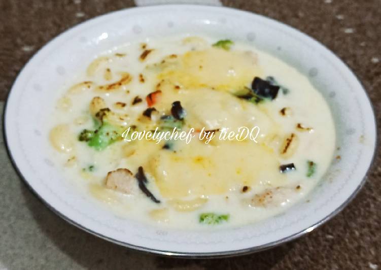 Cara Gampang Menyiapkan Chicken Mac and Cheese Soup, Enak Banget