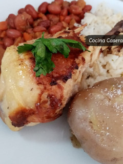 Una foto de Pollo al limón y finas hierbas 🍋