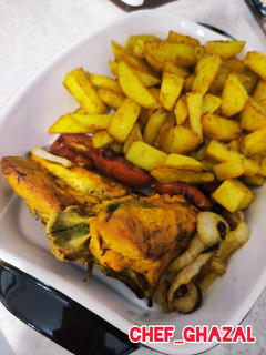 عکسی از دستور مرغ و سیب زمینی تنوری