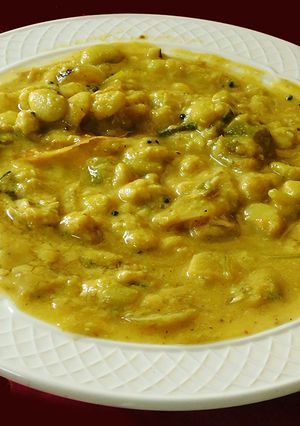 A picture of Lima beans poricha koottu.
