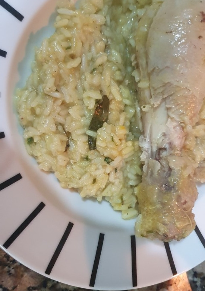 Una foto de Arroz con pollo Rápido y Sabroso