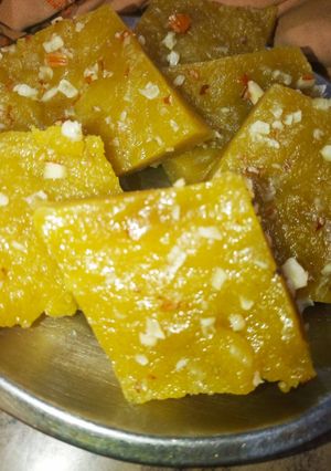 A picture of Tirunelveli halwa(wheat flour halwa).