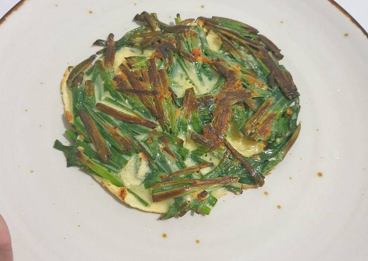 Resep Buchujeon (Korean Kucai Pancake) Anti Gagal