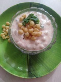 बुंदी रायता (boondi raita recipe in marathi) रेसिपी चे मुख्य फोटो