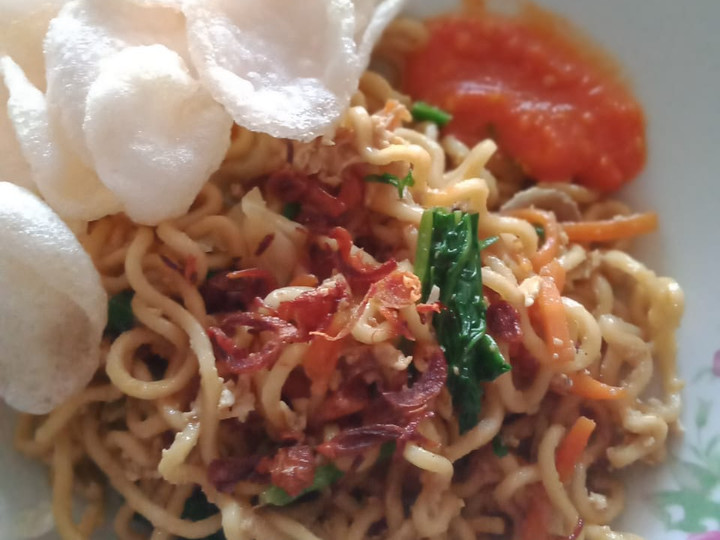 Bagaimana Menyiapkan 040. Mie Goreng Sederhana Anti Gagal