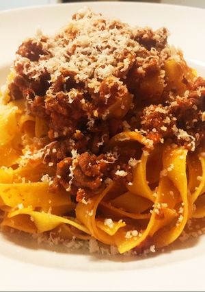 Bolognai ragu Tagliatelle tésztával (Az eredeti) 🇮🇹 Ragù alla bolognese con Tagliatelle recept fotója