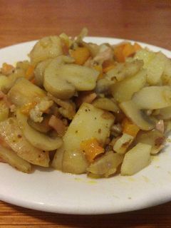 Una foto de Papas con Champiñones y Tocino